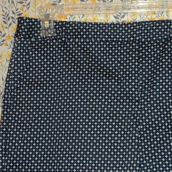 Shorts - Picture 3 of 5